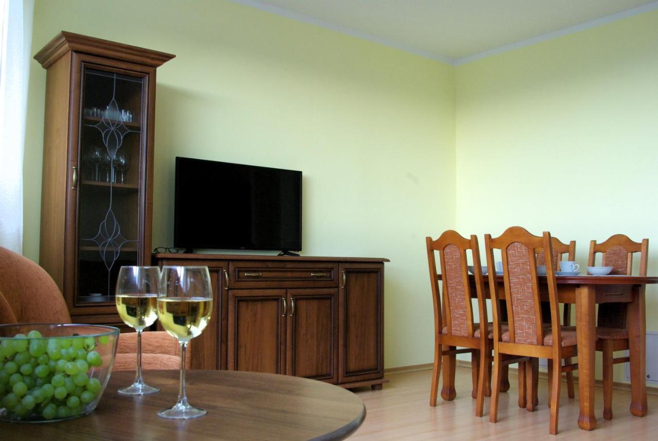 Apartament Z Widokiem Na Latarnie Apartment Kolobrzeg Exterior photo